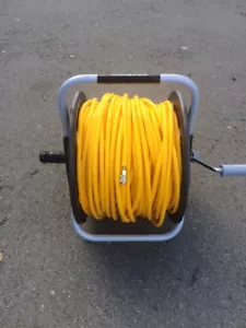 Carrete de manguera de metal CLABER limpieza de ventanas con manguera de 100 m x 6 mm - Imagen 1 de 10