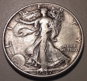 1937 Philadelphia Mint US 50C Walking Liberty 90% silver half (#24a-13042/943) - Picture 1 of 2