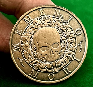 Golf Ball Marker-Coin MEMENTO MORI-CARPE DIEM Skull Lucky 2 -Sided 1.5" Metal - Picture 1 of 8