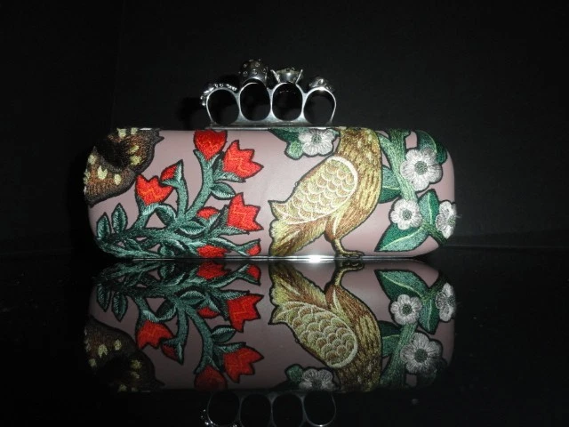 Bolso de mano Alexander McQueen de cuero bordado Foto 1 de 4