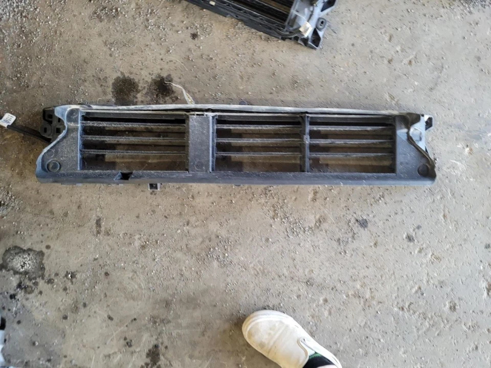 CR-V      2019 Air Shutter 2030073 Foto 1 de 1