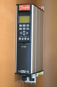 Danfoss VLT5001PT5B20STR3DLF00A00C0 Frequenzumrichter 175Z0034 VLT5000 - Bild 1 von 5