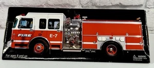 *NUOVO* Rumpelstiltskin Firefighter Modellino Elettronico 12” Pompiere - Foto 1 di 5