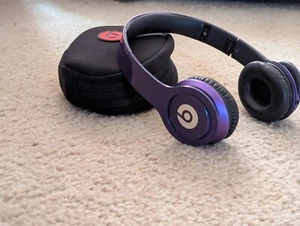 Beats by Dr. Dre Solo HD | On-Ear Purple Headphones w/ Case - Picture 1 of 4