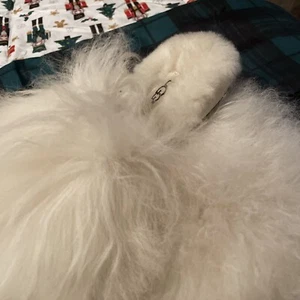 Ugg Fluff Mama Slippers Sz 6 - Picture 1 of 3