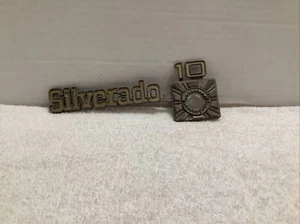 1975-80 CHEVY CHEVROLET SILVERADO 10 FENDER EMBLEM 75 76 77 78 79 80 OEM - Picture 1 of 9