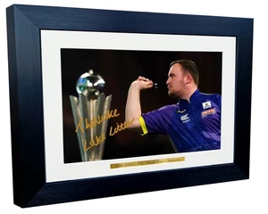 12x8 Luke The Nuke Littler Darts PDC Foto Bilderrahmen signiert Autogramm Tasse - Bild 1 von 2