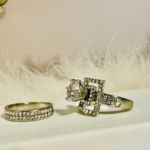 Stunning Large Solitaire Unique Setting 2 Pc Ladies Wedding Set SilverTonePlated - Picture 1 of 12