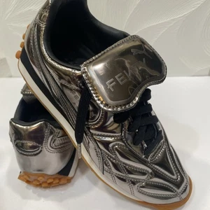 Puma Fenty Avanti Schuhe Damengröße 8 silber metallic Turnschuhe - Bild 1 von 7