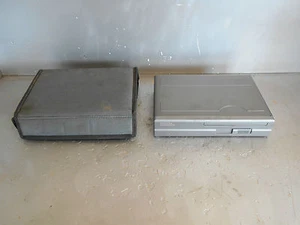 TOYOTA AVENSIS 1999 NAVEGACIÓN POR SATÉLITE CONTROL CAJA DE CD Y SOPORTE 0866200840 - Imagen 1 de 4