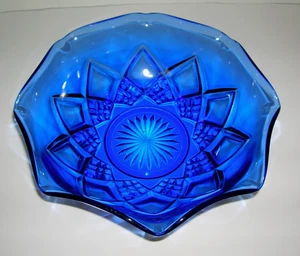 Hazel Atlas Cobalt Blue Glass Serving / Fruit Bowl Diamond & Arches Octogon 8in - Picture 1 of 7