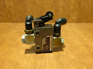 Bosch 0820 402 002 valve - Picture 1 of 3