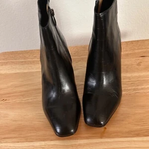 Franco Sarto Croc Embossed Leather Ankle Boots Block Heel Side Zipper Size 7 - Picture 1 of 9