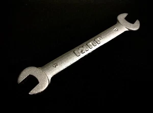 JUKI OPEN END INDUSTRIAL SEWING MACHINE WRENCH 9 MM AND 10 MM - NICE! - Picture 1 of 5