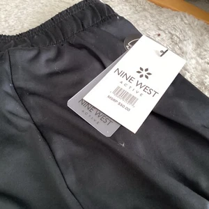 NWT Nine West Active Women's Plus Black Elastic Waist Pull-on Shorts Size 3X - Picture 1 of 5