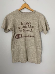 Camiseta Champion Spellout de colección, talla S, se necesita un poco más para hacer un campeón - Imagen 1 de 7