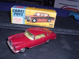 Corgi Toys 230 Mercedes 220 SE Coupe W 111 rot orig. 60er J.  in (Repro) OVP - Bild 1 von 3