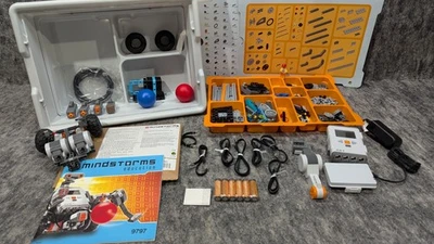Mindstorms Lego NXT 2.0 9797 COMPLETE Electronics Tested, Robotics - Image 1 of 4