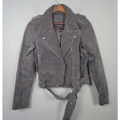 Jaqueta de Moto Feminina BLANKNYC Couro Camurça com Cinto Zíper Estilo Motociclista Forrada Cinza - Imagem 1 de 4