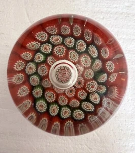 Pisapapeles de vidrio artístico confeti de Murano Millefiori NAVIDAD rojo verde blanco en muy buena condición - Imagen 1 de 6