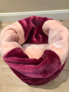 CHIHUAHUA PUPPY DOG PET CAT BED SNUGGLE SACK SAK BAG DESIGNERPETS - Picture 1 of 6