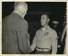 1965 Press Photo Corpora Alfonso Ybarra Congratulated By General B.A. Hochmuth.