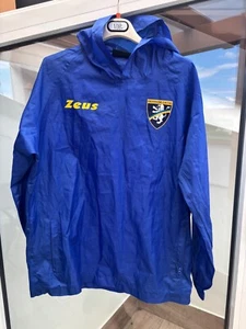 Giacca Anti Pioggia Calcio Originale Frosinone Taglia M - Foto 1 di 10