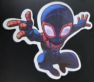 PEGATINA MULTIVERSO DE CÓMICS SPIDER-MAN MILLAS MORALES NYC POP MARVEL - Imagen 1 de 2