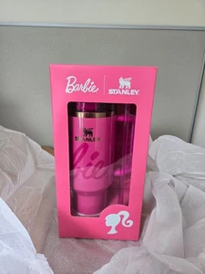 Barbie x Stanley Icon Tumbler 40 oz Quencher 65th Anniv Pink Ltd Edition (Neu im Karton) - Bild 1 von 7