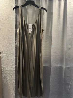 NUEVO CON ETIQUETAS- Vestido midi ceñido al cuerpo Bar III para mujer (oliva polvorienta) talla-2X Foto 1 de 4