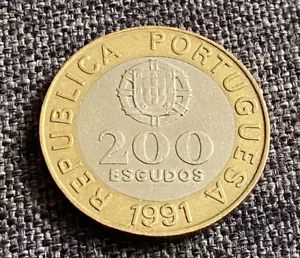 Portugal 1991 '200 Escuados' Bi-Metallic Copper Nickel Bronze WORLD Coin - Picture 1 of 4