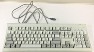 Vintage Wyse KB-3923 901861-26 Wired PS/2 Keyboard - Picture 1 of 5