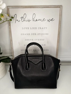 Bolso de hombro Givenchy Antígona mediano de cuero negro Foto 1 de 4