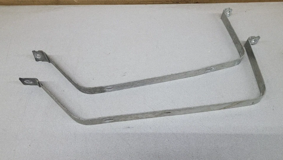 Пара ремней топливного бака 2009-2017 Volkswagen CC 3c0201653c/3c0201654b от оригинального производителя - Изображение 1 из 1