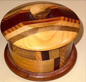 Vtg Hand Turned Inlaid Wood Trinket Spice Kitchen Salt Sugar Bowl Box With Lid - Foto 1 di 17