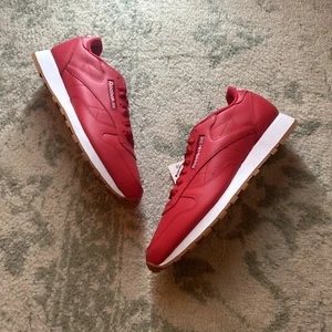 Size 11.5 - Reebok Classic Leather Low Vector Red Gum 2022 - Picture 1 of 9