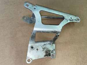 Corvette power steering bottle tank reservoir Bracket 1984,84 GM - Foto 1 di 3