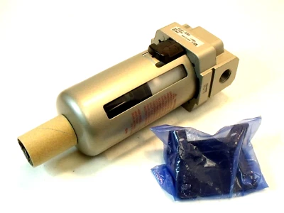 New SMC AF40-03BD Modular Air Filter:  1/2” Body, 3/8” Ports, w/ Bracket - Image 1 of 4