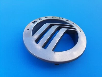 02 03 04 05 REJILLA DELANTERA MERCURIO MONTAÑERO EMBLEMA LOGOTIPO INSIGNIA SÍMBOLO FABRICANTE DE EQUIPOS ORIGINALES (2005) Foto 1 de 4