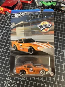 2024 Hot Wheels Vintage Racing Club B, Custom Datsun 240Z 1:64 Diecast Model Car - Picture 1 of 4