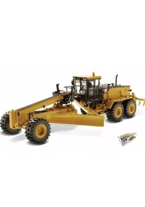 CAT Caterpillar 24M Motor Grader Core Classics Series 1:50 Model Diecast Masters - Picture 1 of 2