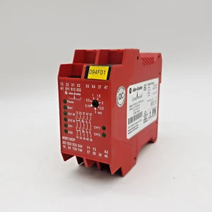 Relé de seguridad Allen-Bradley Guardmaster 440R-M233143 - Imagen 1 de 4