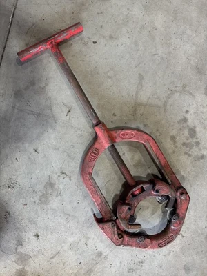 REED Four Wheel Hinged Pipe Cutter w/ H6 Cutter Wheel 4"- 6" Cap Ridgid - Image 1 of 4