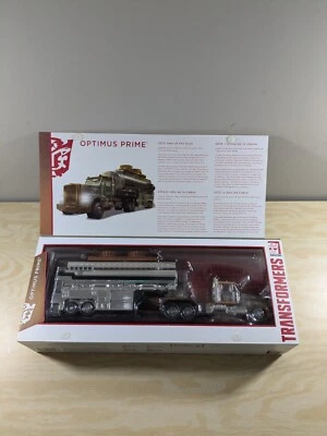Platinum Edition Optimus Prime Year of the Goat Transformers Generations NEW USA - Image 1 of 4
