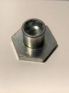 GENUINE Harley Davidson 7965 Tee Nut - Foto 1 di 2