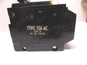 Disyuntor enchufable GE TQL2120 GEH-2445 2 polos 20 amperios NOS - Imagen 1 de 12