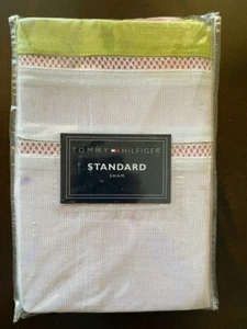 Nuevo en Paquete Tommy Hilfiger Fundas de Almohada Estándar 2 Rosa Lima Blanco Florabundance - Imagen 1 de 2