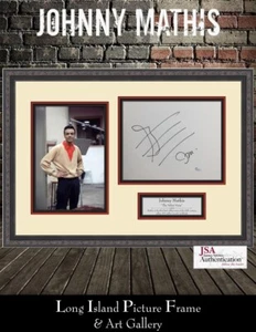 Johnny Mathis Terciopelo Firmado Voz Partitura Musical Arte Personalizado Enmarcado Pantalla JSA - Imagen 1 de 7