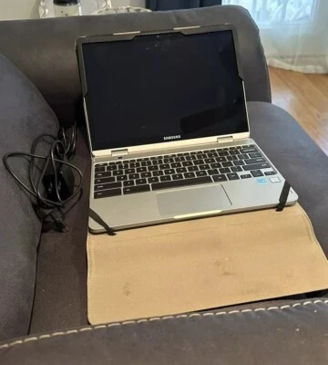 Portátil Samsung Chromebook XE520QAB 12,2" con bolígrafo **Necesita batería nueva ** Foto 1 de 3