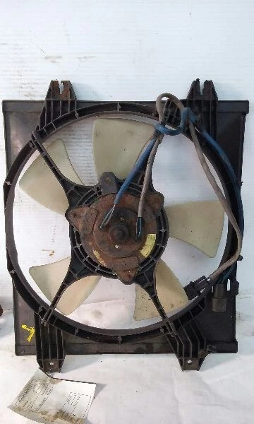 94-98 Mitsubishi Galant Ventilador Motor Ventilador Conjunto Condensador ES Foto 1 de 4